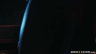 Emma Butt and Kiki Minaj orally pleasure the lucky dick