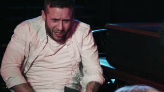 Emma Butt and Kiki Minaj orally pleasure the lucky dick