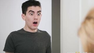 British MILF Stacey Saran poses for Jordi