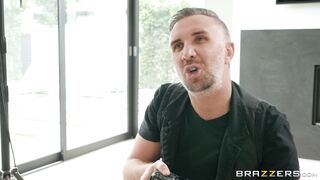 Keiran Lee came to Lela Star to make her portrait