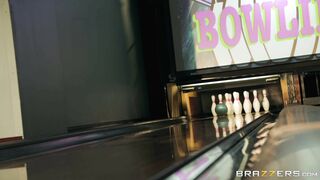 Britney Amber gets pussy drilled standing