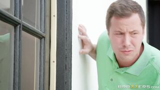 Rachel Starr is masturbating as Jessy Jones spying on her