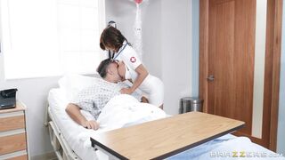 Alexis Fawx gives blowjob to Keiran Lee in the hospital