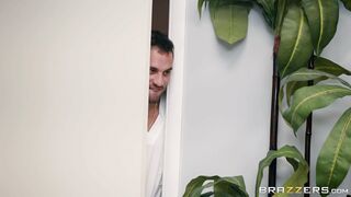 Oiled Maya Bijou gets her body massaged