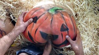 Rose Monroe and Valentina Jewels get their pussies banged