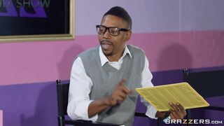 Hot MILF Liza Del Sierra gets her pussy nailed