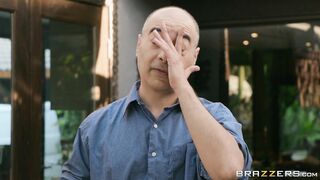 Lisa Ann got her big boobs oiled on the sunbed