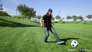 MILF Eva Notty caught the guy to fuck