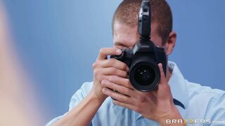 Chloe Couture seduces the photographer and her HB is none the wiser