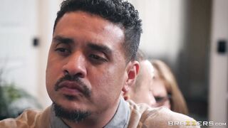 Ivy Secret gives blowjob and her dad is none the wiser