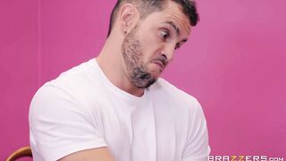 Tattooed Karma Rx guzzles the masseur's cock