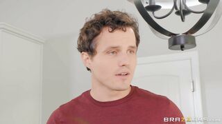 Sheridan Love wants to fuck Robby in the bathroom