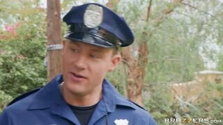 MILF Alexis Fawx is going to fuck Jordi outdoors