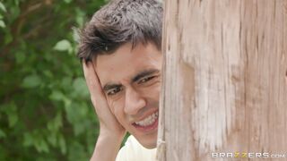 MILF Alexis Fawx is going to fuck Jordi outdoors