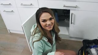 Athena Faris met the plumber in the kitchen