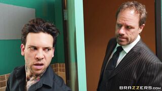 Teen Paige Owens shows off her blowjob skills