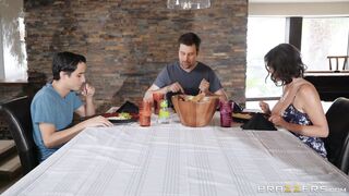 MILF Krissy Lynn seduces Ricky Spanish