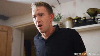 British mom Amber Jayne gives nice blowjob