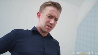 Lenina Crowne gets her pussy licked and sucks the huge dick