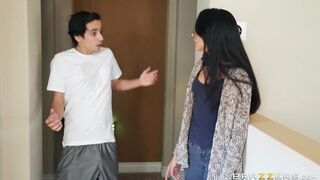 Cytherea forced the guy to lick her pussy in the bathroom