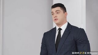 Christie Stevens gives masterful blowjob in POV