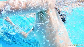 Aubree Valentine loves getting her butt licked