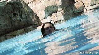 Aubree Valentine loves getting her butt licked