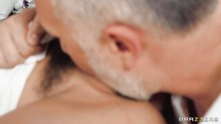 Latina Violet Starr got her pussy eaten