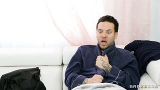 Dr. Tru Kait pay a visit to Small Hands