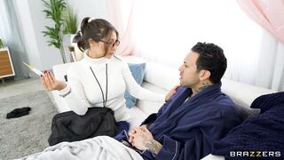 Dr. Tru Kait pay a visit to Small Hands