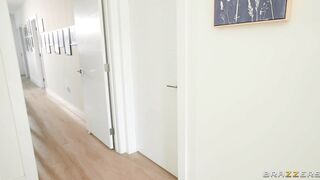 MILF Victoria Lobov gives masterful blowjobs