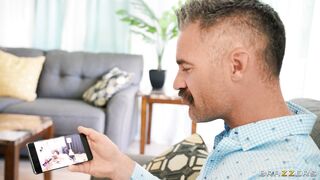 Victoria Voxxx has the nice time with fucking machine