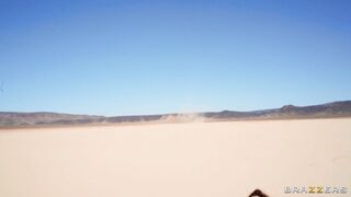 Alexis Fawx is fucking Small Hands outdoors