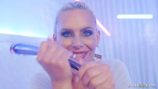 Phoenix Marie pleasures her pussy with dildo