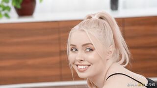 Lesbians Ava Devine and Haley Spades do fitness