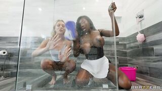 Tiffany Watson and Ebony Mystique have squirting fun