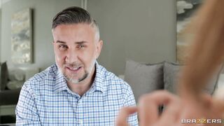 Ella Reese orally serves the big dick