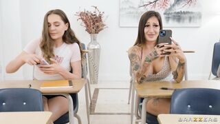 Roxie Sinner gets her pussy dildoed by Hot Ass Hollywood