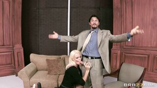 Sex pro MILF Rhylee Richards knows how to give head