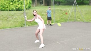 Abbie Cat and Yuffie Yulan playing tennis