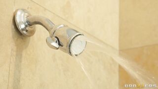 Gia DiMarco posing in the bathroom