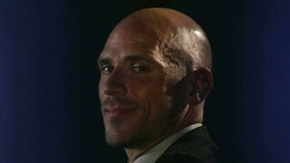 Busty chick Summer Brielle knows how to seduce a guy