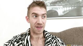 Ariana Marie wants to suck and fuck that shlong