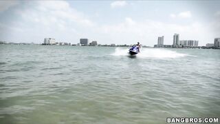 Busty bitch Nikki Benz aquabiking topless