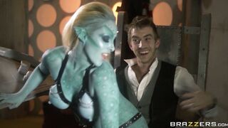 Blue-skinned chick Victoria Summers giving nice head