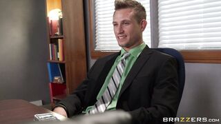 Kagney Linn Karter gives them an amazing show