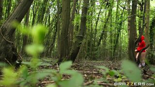 Valentina Nappi kissing with her fuck-friend in the forrest