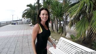 Franceska Jaimes showing off her butt in public