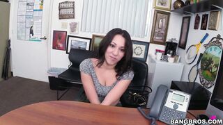 Sophia Torres lets us enjoy the view of her natural tits